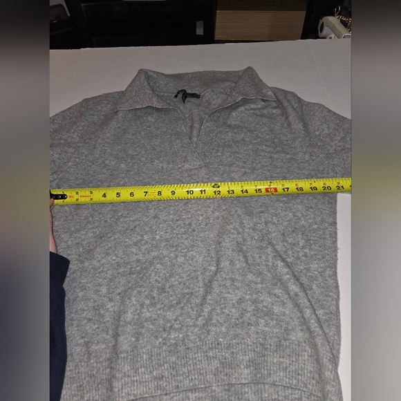 White House Black Market WOMENS Gray Cozy Polo V-Neck Sweater EUC Size L - Picture 13 of 13
